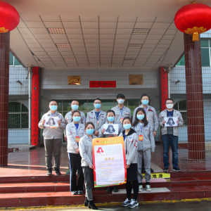 ��P���h����  ������������