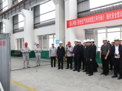 ���ɹ����΅^���f����ϯ������һ�Ё���˾�{��