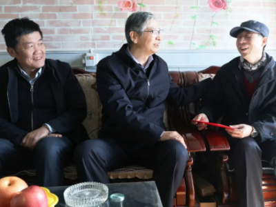 ���ʡ�������h�M�ɆT������ϯ��ռ܊һ�е���˾ο���{��